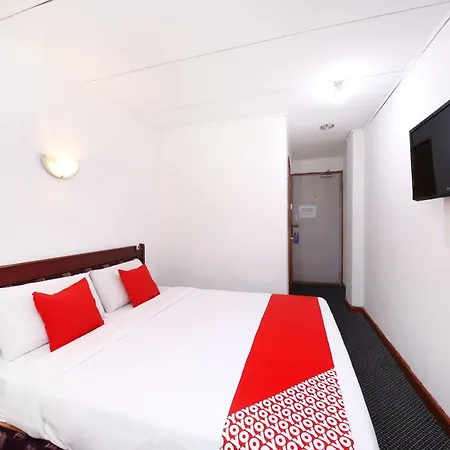 Oyo 699 Plaza Hotel
